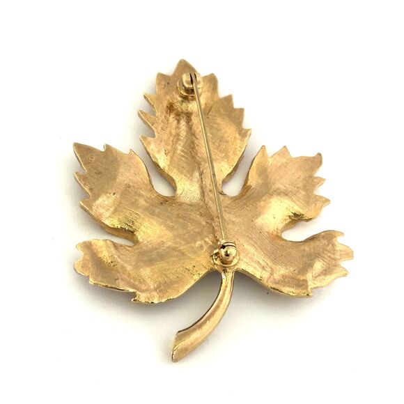 Vintage Textured Goldtone Maple Leaf Brooch - Picture 2 of 5